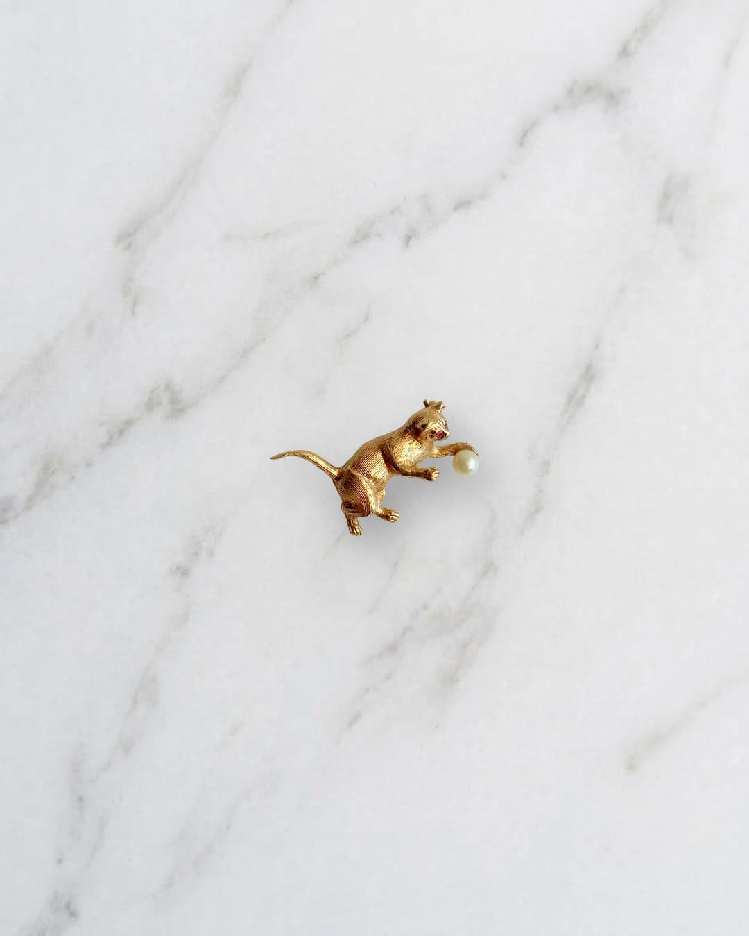Cat and pearl brooch