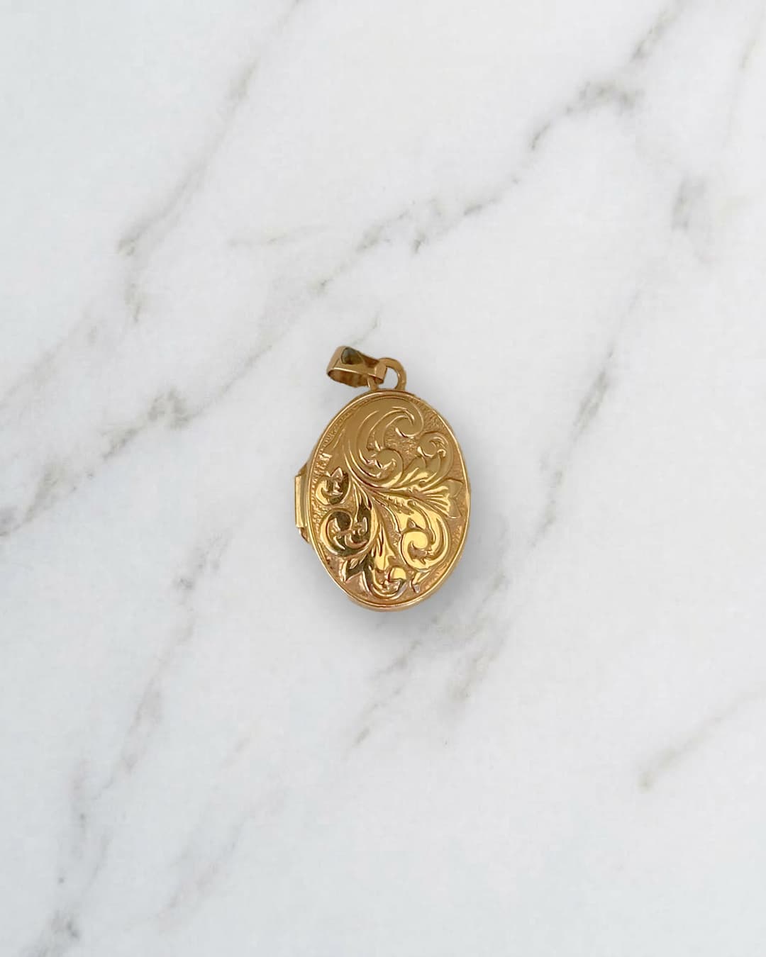 Oval locket